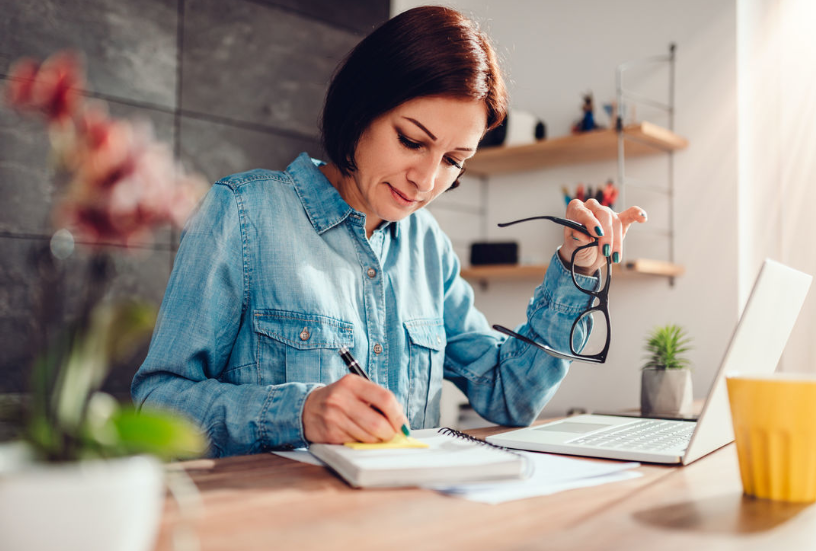 How is an SMSF Accountant Different from a Financial Adviser?